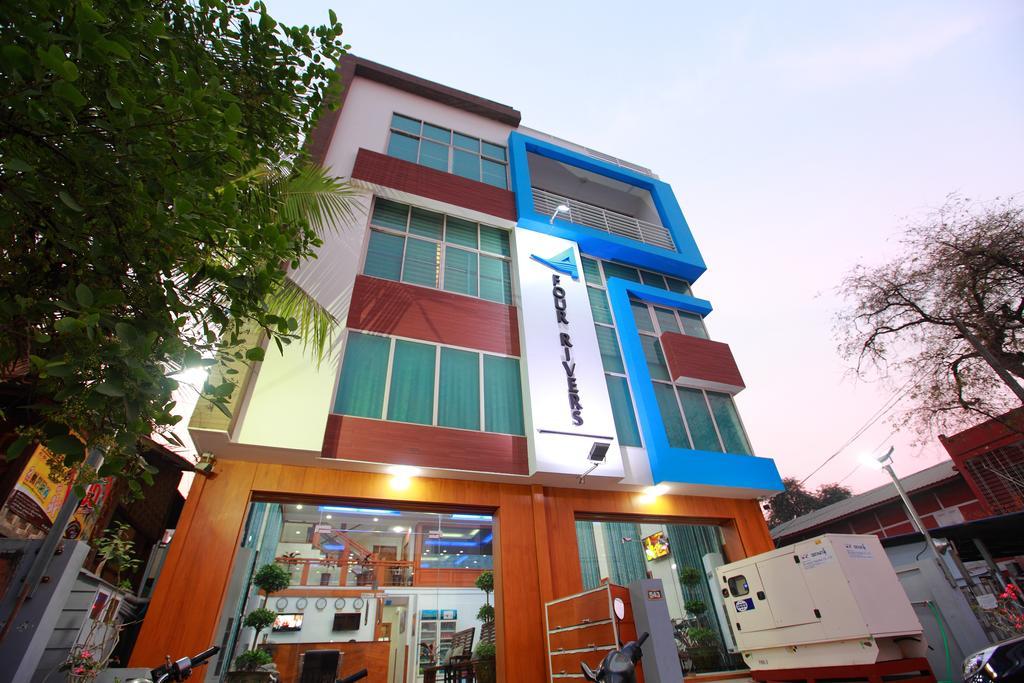 Four Rivers B&B מנדלאי מראה חיצוני תמונה